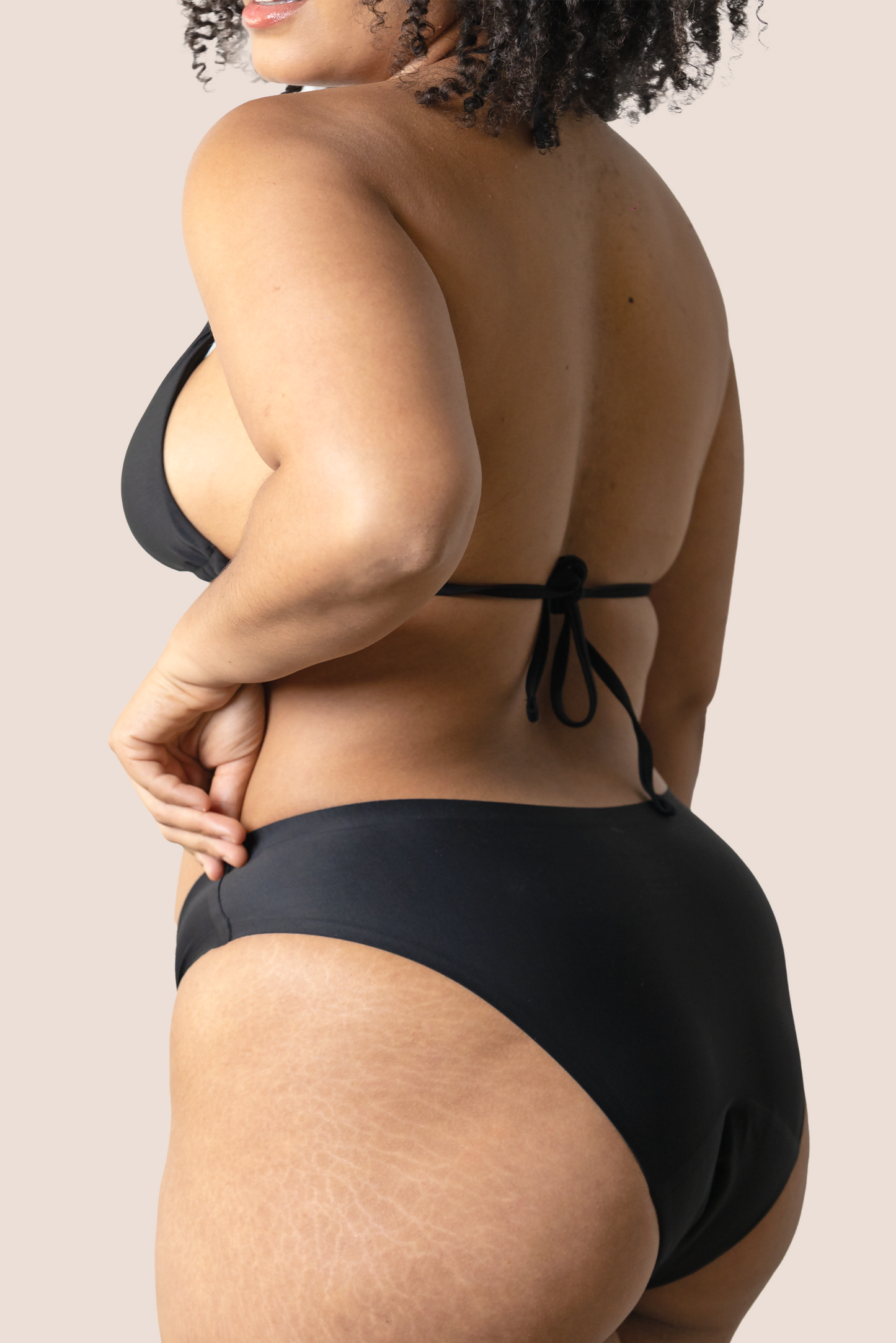 BIKINI_SIN_COSTURAS_NEGRO_DETALLE_GENERAL