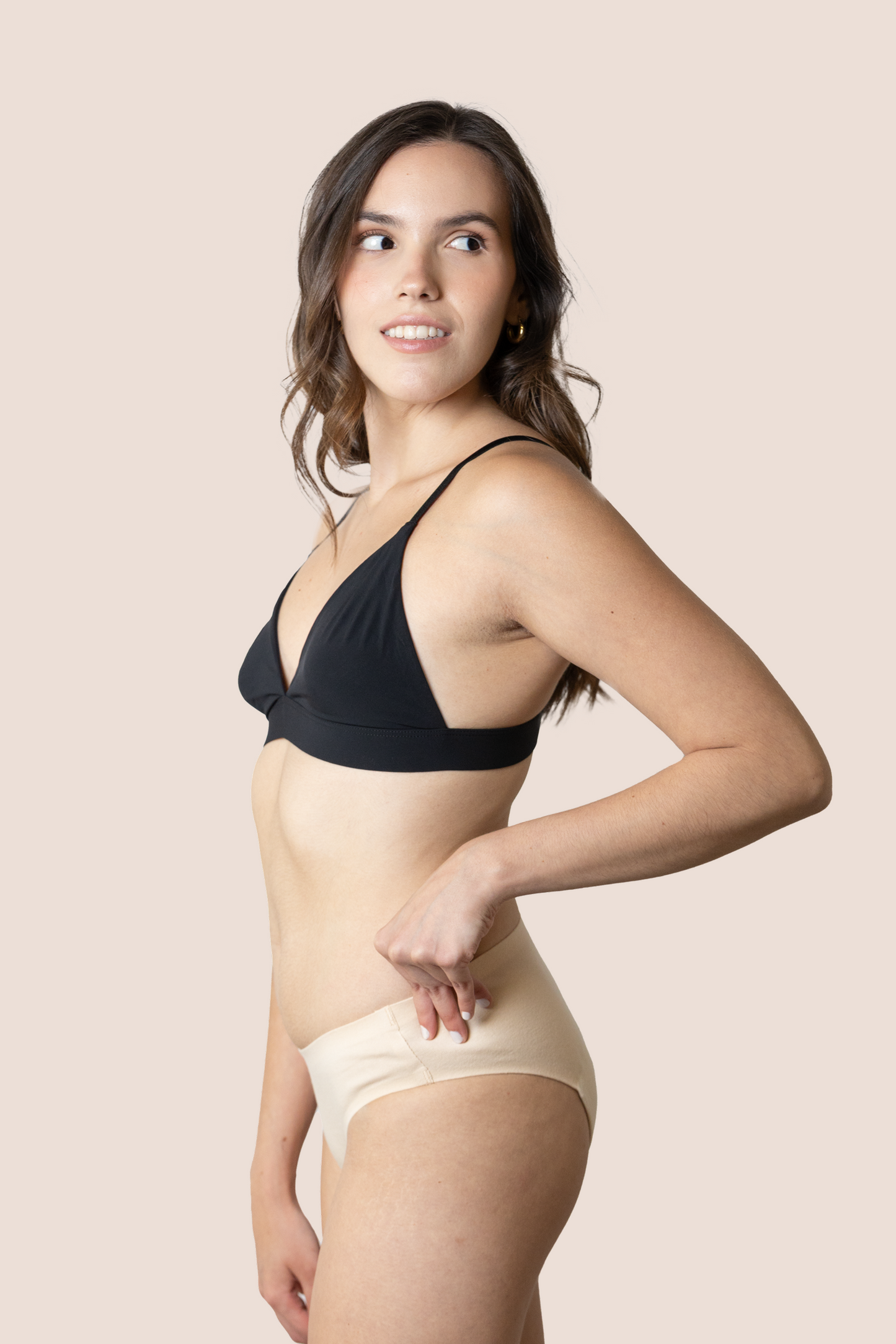 BRAGA SIN COSTURAS BEIGE NINA LADO GENERAL