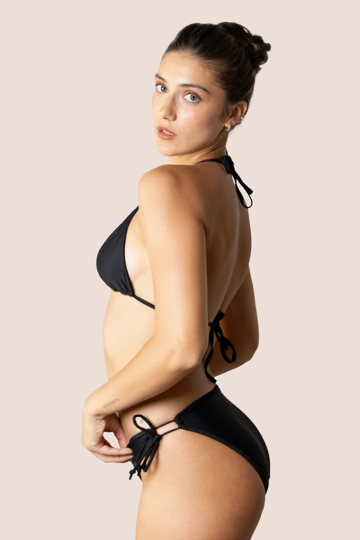 BIKINI_BRASILENA_NEGRA_LADO_GENERAL