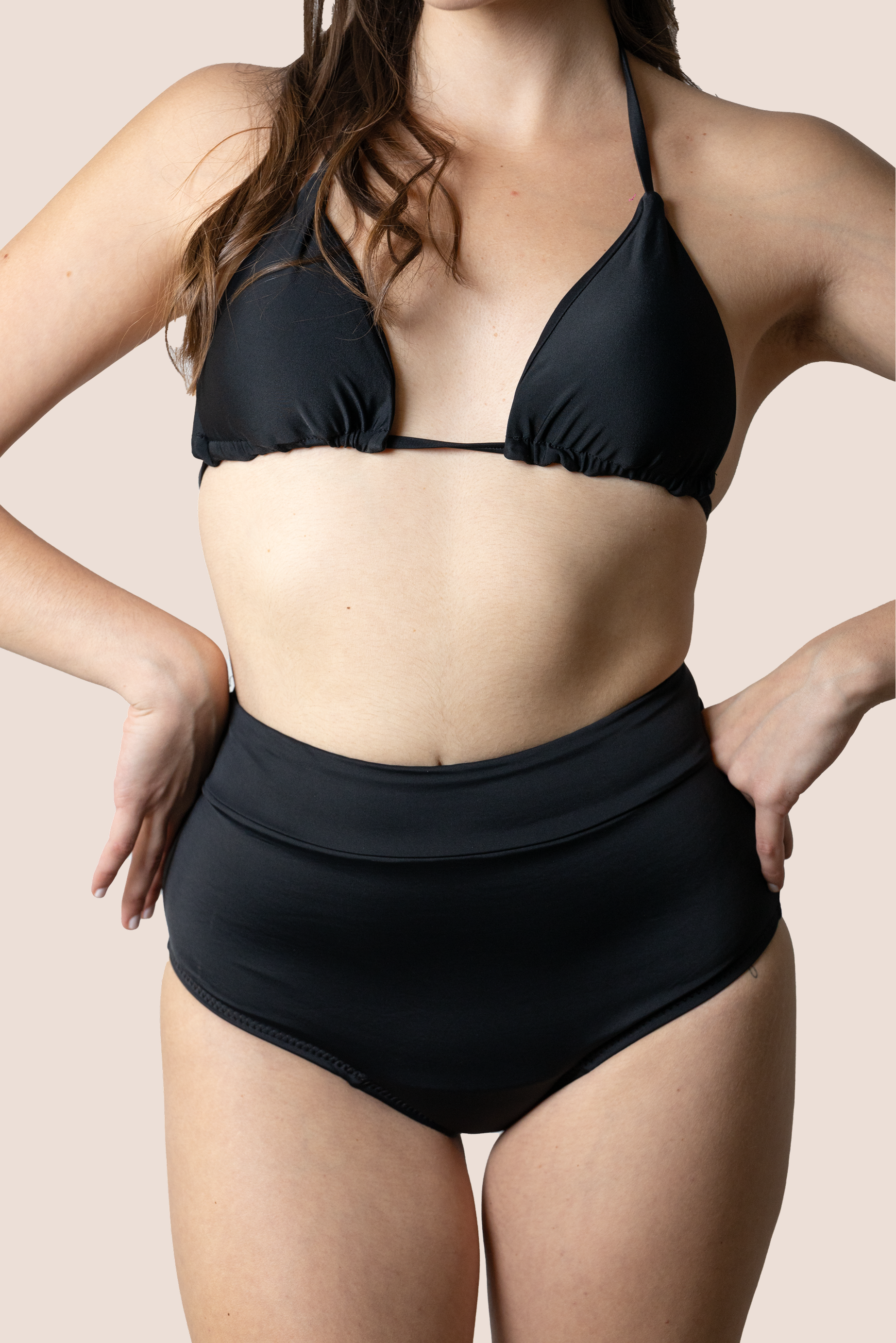 BIKINI TIRO ALTO NEGRO NINA DETALLE GENERAL