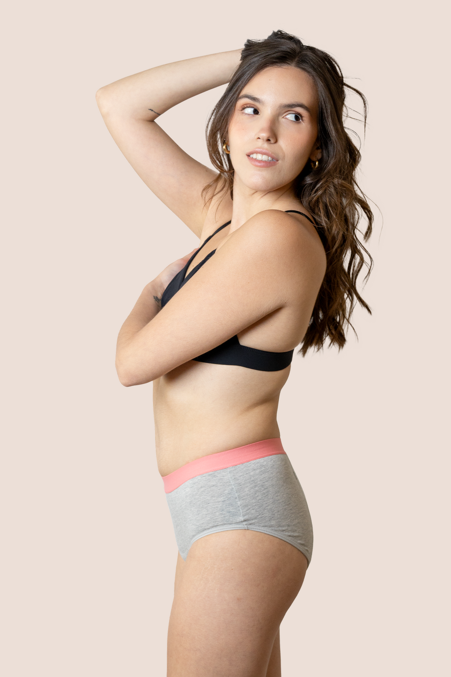 BRAGA CLASICA GRIS NINA LADO GENERAL