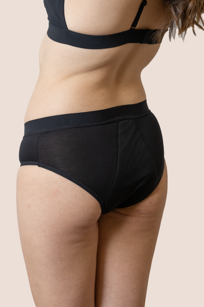 BRAGA CLASICA NEGRA NINA DETALLE GENERAL