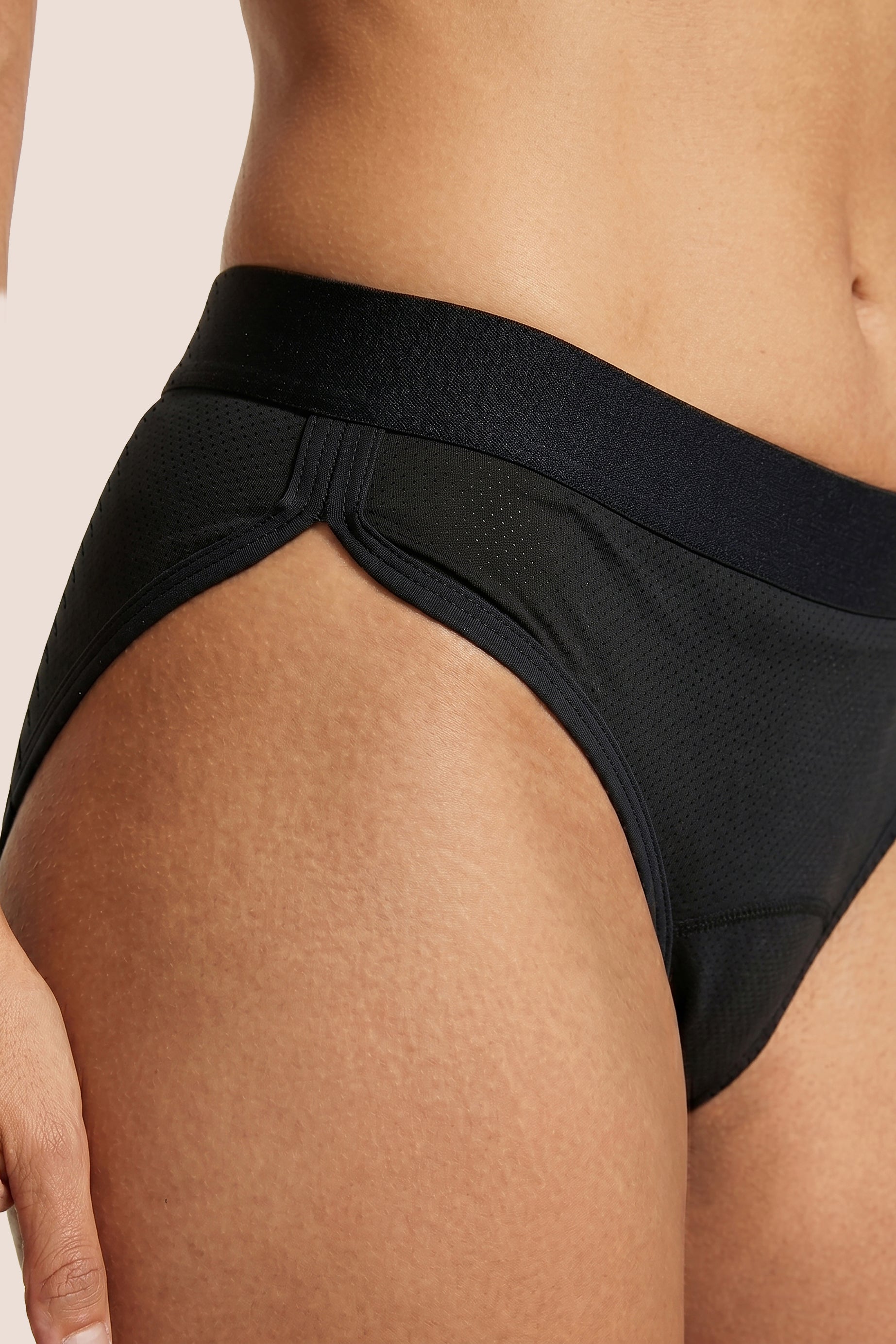 BRAGA MENSTRUAL MUJER SPORT DETALLE GENERAL