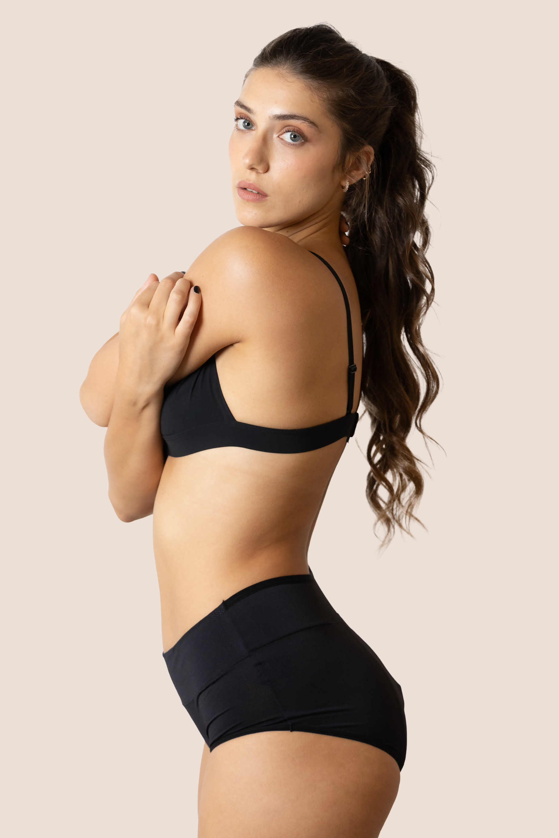 BRAGA TRANSPIRABLE NEGRA LADO GENERAL