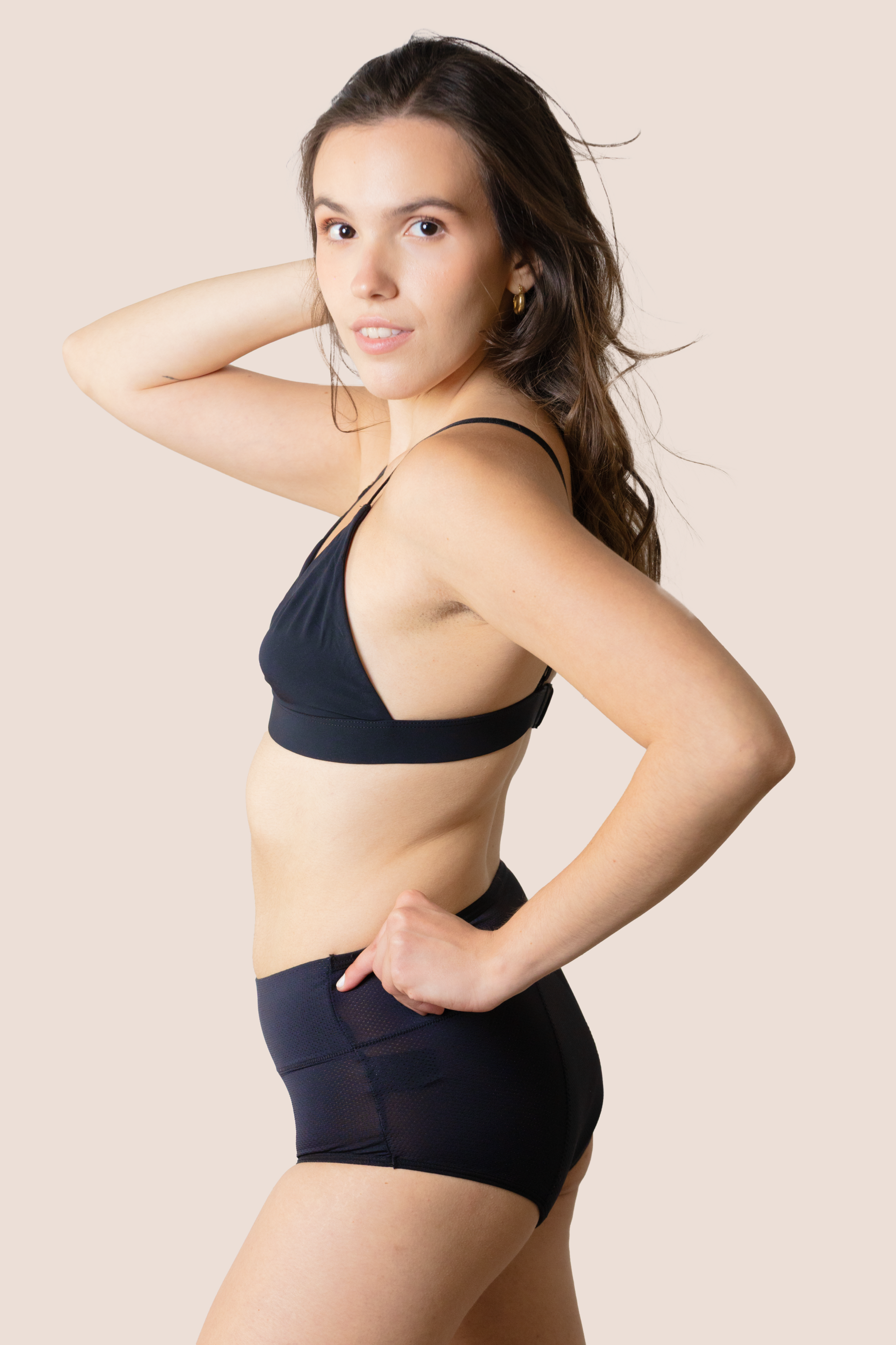 BRAGA TRANSPIRABLE NEGRA NINA LADO GENERAL